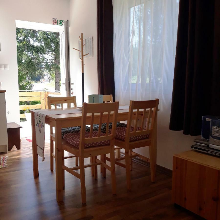 Plitvice Valley Apartments Licko Petrovo Selo Dış mekan fotoğraf